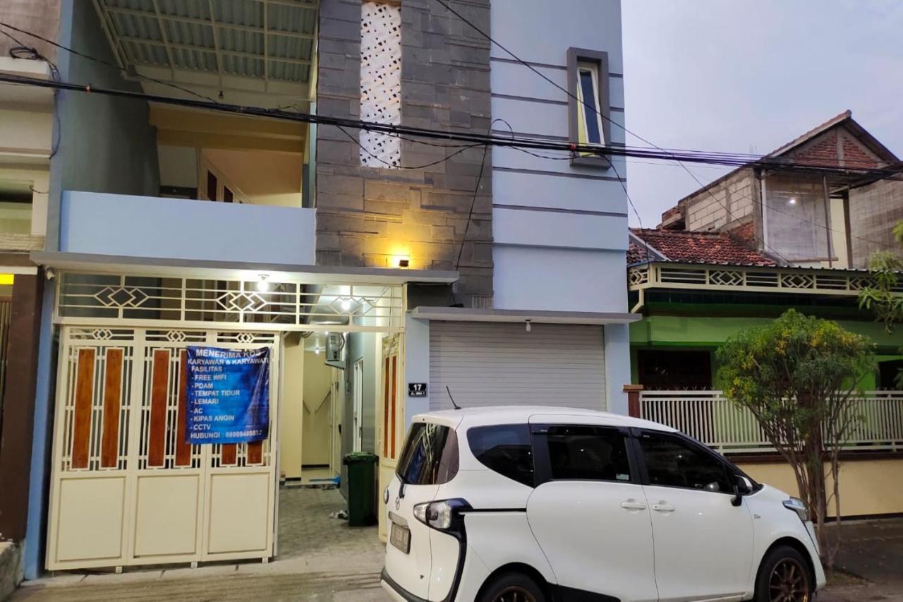 Oyo 91209 Arjuna Residence Syariah Sby Surabaya Exterior photo