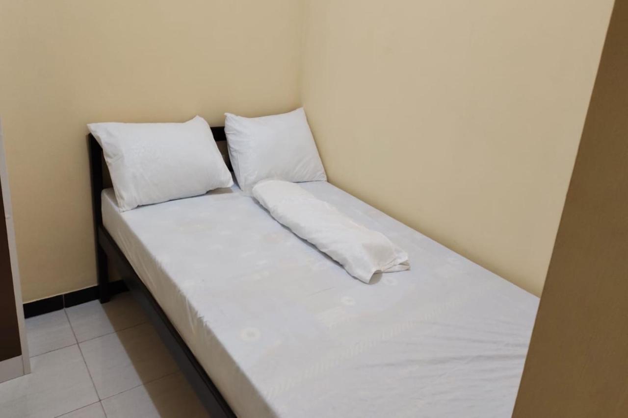 Oyo 91209 Arjuna Residence Syariah Sby Surabaya Exterior photo