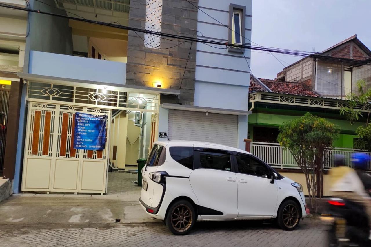 Oyo 91209 Arjuna Residence Syariah Sby Surabaya Exterior photo